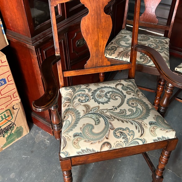 Dining Table (Antique) & 5 Chairs - Picture 6 of 7